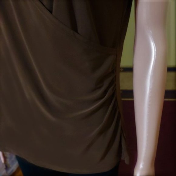 Choices Brown Cross Over with White Attched Tee Short Sleeve Top Size S NWOT - Picture 3 of 5